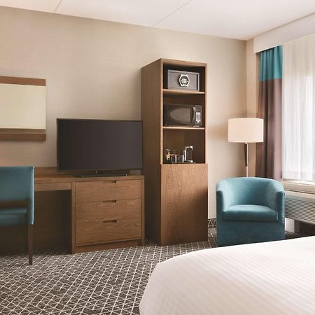 Park Inn By Radisson Brampton, On 외부 사진