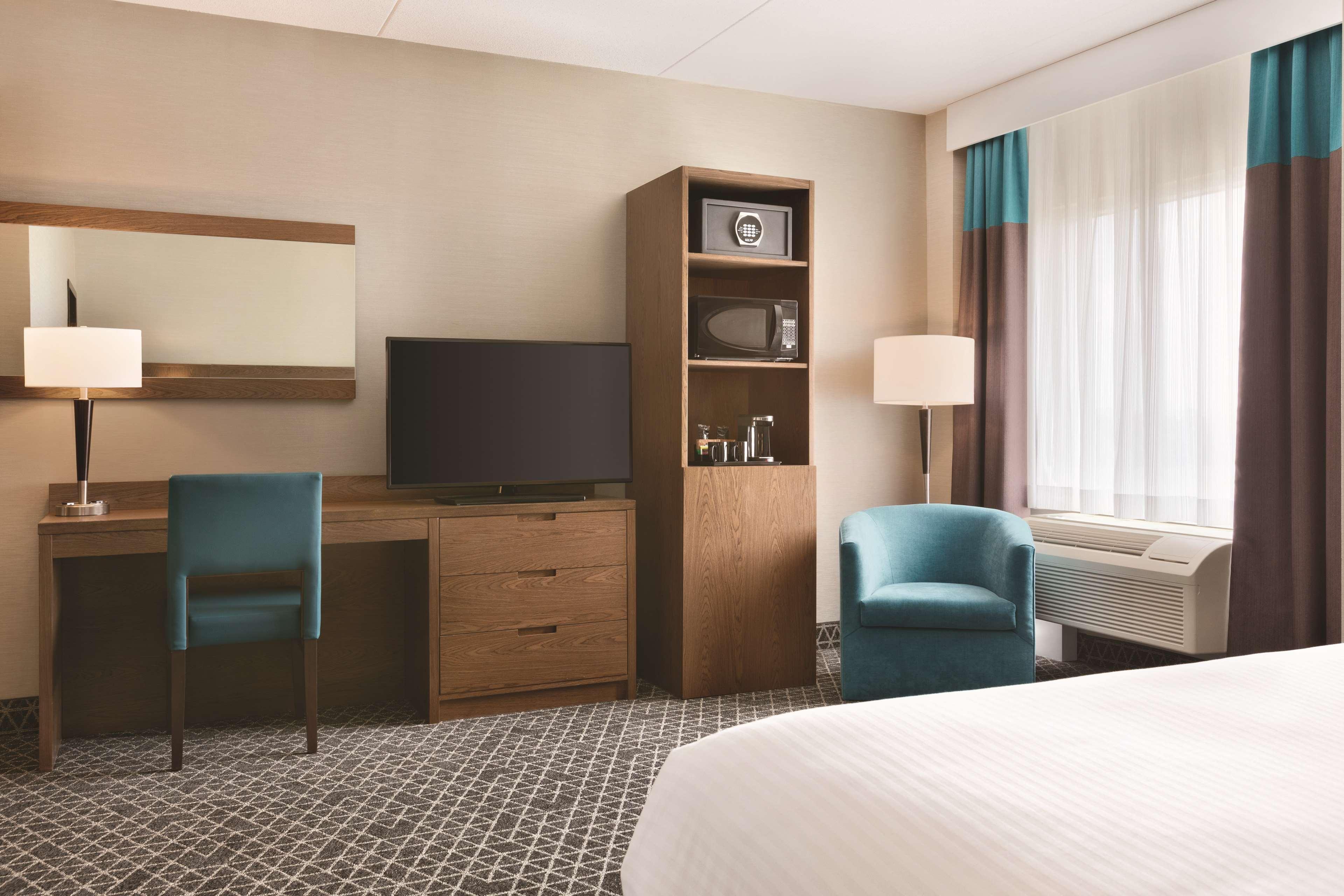 Park Inn By Radisson Brampton, On 외부 사진