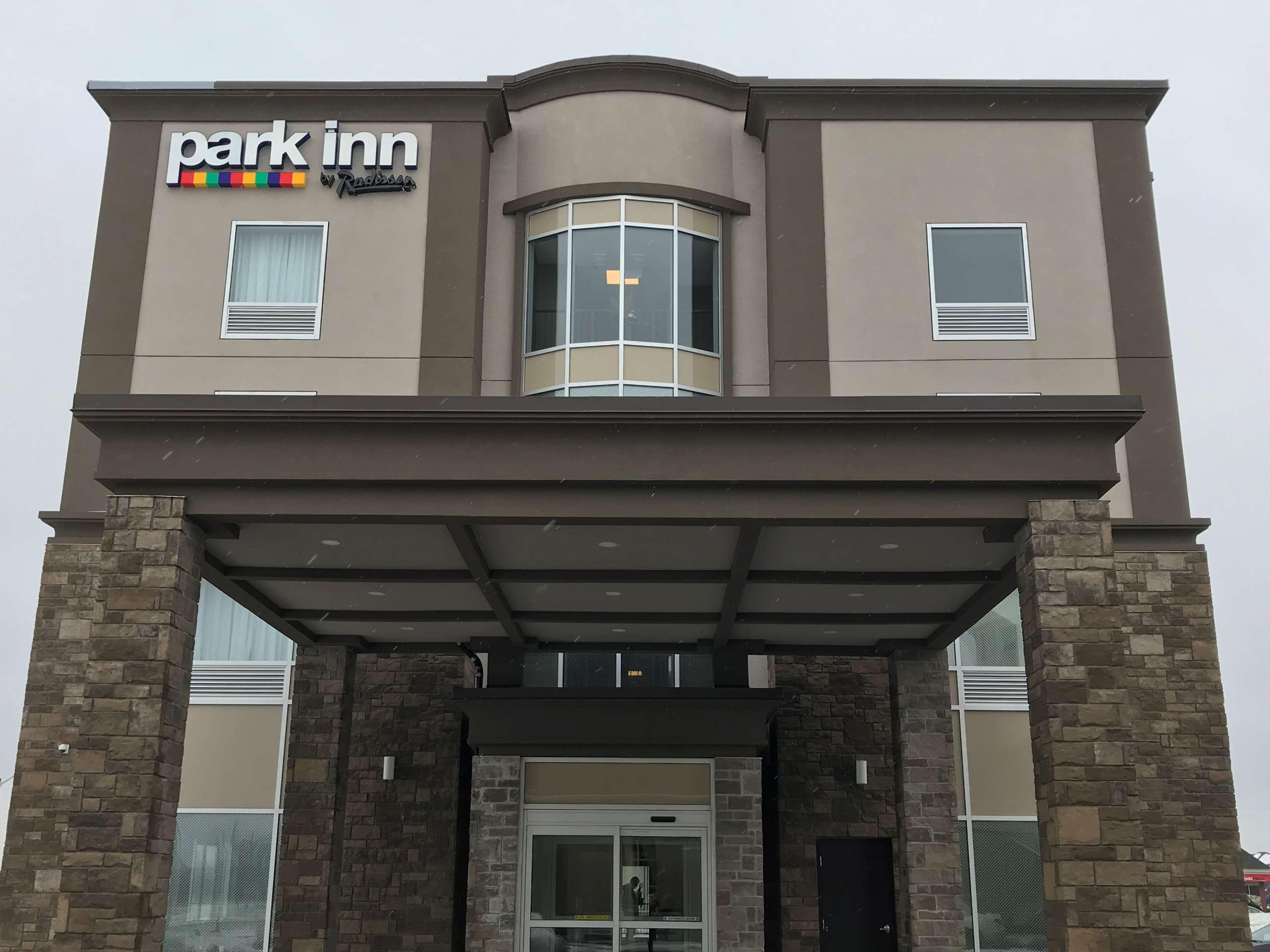 Park Inn By Radisson Brampton, On 외부 사진